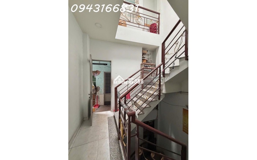 Bán nhà mặt phố Lạc Long Quân, Tân Bình: 140m2, 4 tầng, 6PN, vị trí vàng kinh doanh, sổ hồng chính chủ, giá chỉ 25 tỷ!